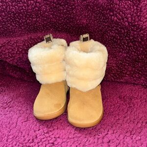 Little Girls Uggs Boots, excellent condition, Size-7